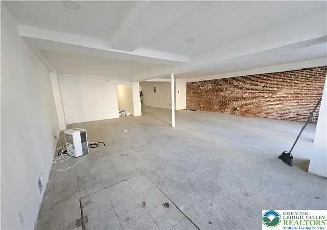 Photo 4 of House for sale at 322 Ridge Ave, Allentown, PA 18102 | MLS# 779935 | Listing updated on 2026-08-20