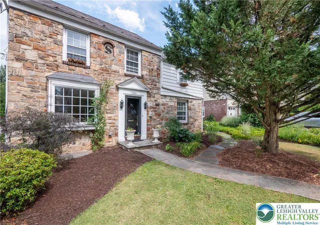 Photo 3 of Single family home for sale at 1020 Highland Ave, Bethlehem, PA 18018 | MLS# 779536 | Listing updated on 2026-08-17