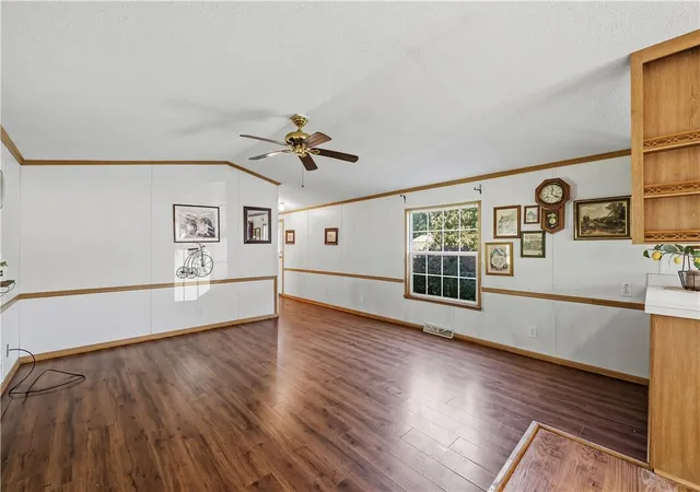 4th image of 5100 Terri Ln, Easton, PA 18040 | MLS# 779858