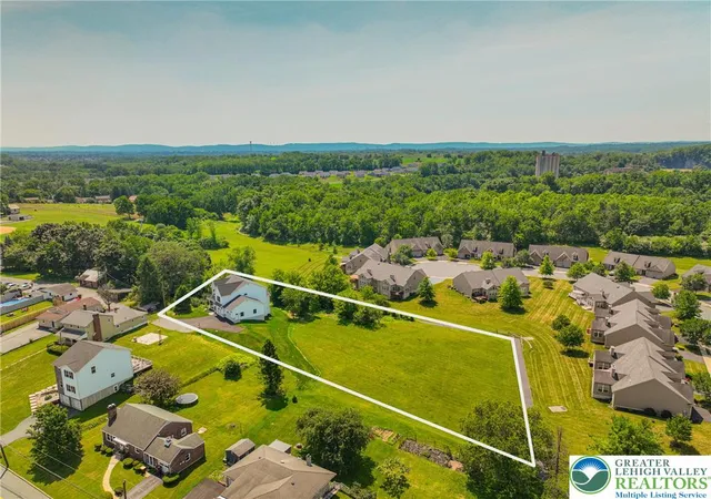 2nd image of 4740 Hillcrest Ln, Whitehall, PA 18052 | MLS# 779953