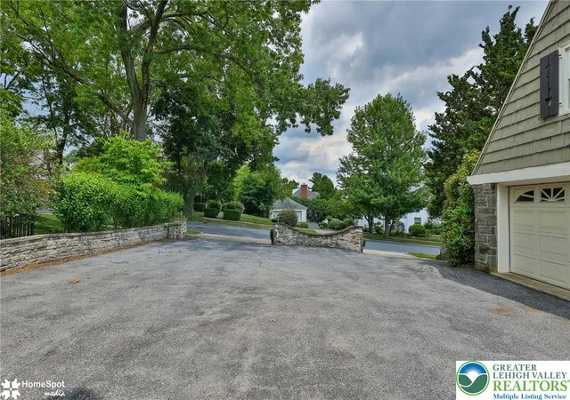 Photo 5 of Single family home for sale at 2835 Parkway Blvd, Allentown, PA 18104 | MLS# 779919 | Listing updated on 2026-08-24