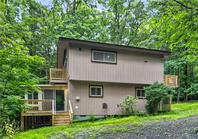 Photo 2 of Single family home for sale at 169 Sportsmen Dr, Cresco, PA 18326 | MLS# 780124 | Listing updated on 2026-08-19