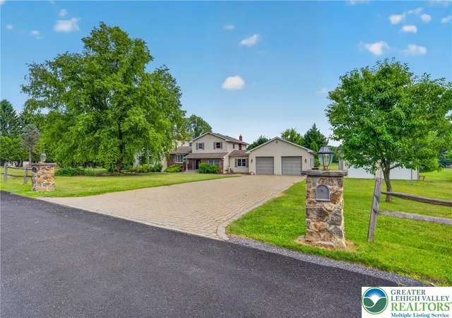 Photo 2 of Single family home for sale at 210 Frutchey Ct, Mount Bethel, PA 18343 | MLS# 780133 | Listing updated on 2026-08-24