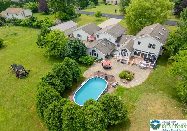 Photo 4 of Single family home for sale at 210 Frutchey Ct, Mount Bethel, PA 18343 | MLS# 780133 | Listing updated on 2026-08-24