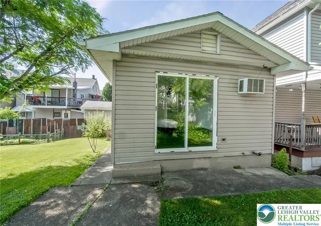 Photo 4 of Single family home for sale at 310 W Patterson St, Lansford, PA 18232 | MLS# 780678 | Listing updated on 2026-08-20