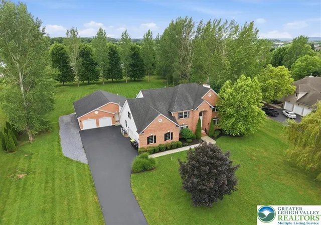 Photo 4 of Sale Pending at 4559 Oakwood Ln, Nazareth, PA 18064 | MLS# 780316 | Listing updated on 2026-09-27