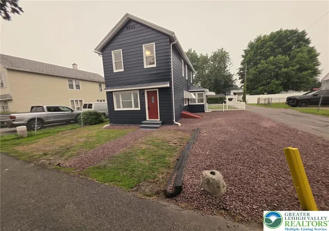 Photo 3 of Sale Pending at 724 Kaufman Ct, Exeter, PA 18643 | MLS# 780779 | Listing updated on 2026-08-25