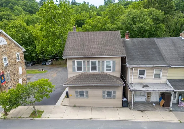 Photo 2 of Multi family home for sale at 313 Main St, Slatington, PA 18080 | MLS# 780809 | Listing updated on 2026-08-25