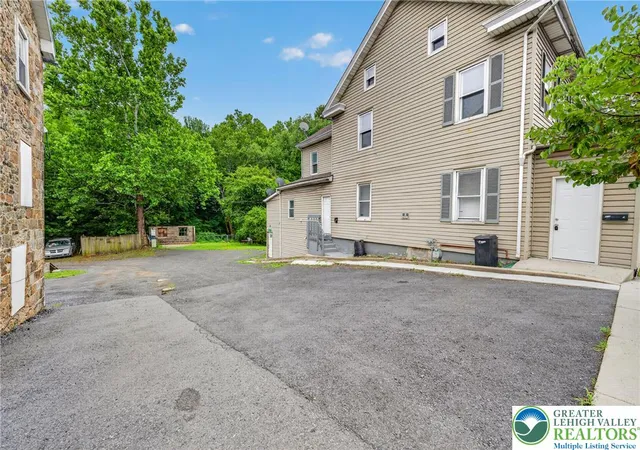 Photo 5 of House for sale at 313 Main St, Slatington, PA 18080 | MLS# 780809 | Listing updated on 2026-08-25