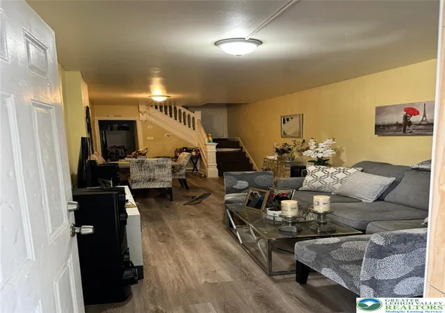 Photo 4 of Townhouse for sale at 242 N Hall St, Allentown, PA 18102 | MLS# 781020 | Listing updated on 2026-08-17