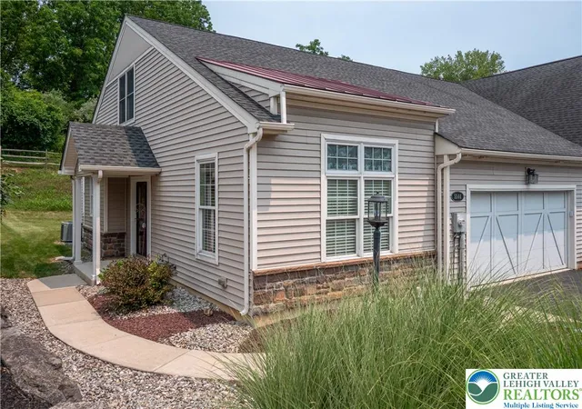 2nd image of 5544 Briar Ln, Whitehall, PA 18052 | MLS# 781006