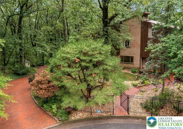 Photo 3 of Sale Pending at 3385 Woodbridge Cir, Bethlehem, PA 18017 | MLS# 781092 | Listing updated on 2026-08-19