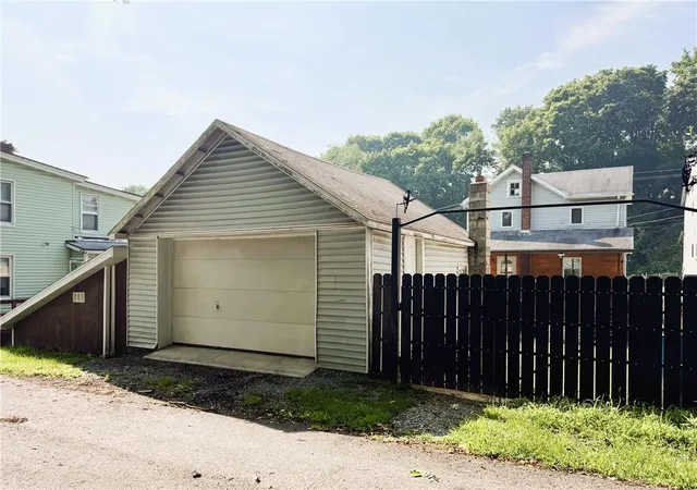 Photo 3 of Sale Pending at 130 Bridge St, Lehighton, PA 18235 | MLS# 781054 | Listing updated on 2026-08-23