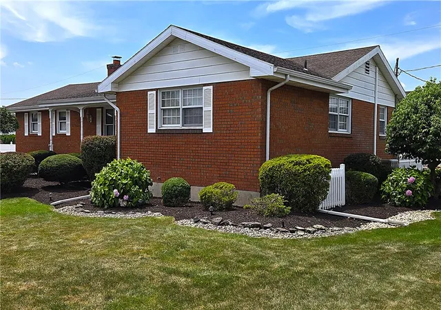 2nd image of 3203 Parkview Dr, Whitehall Twp, PA 18052 | MLS# 780666