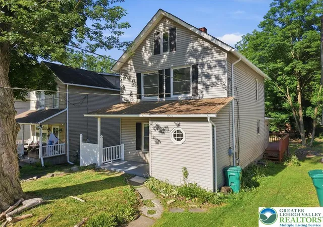 Photo 3 of Sale Pending at 271 Brodhead, East Stroudsburg, PA 18301 | MLS# 781272 | Listing updated on 2026-08-21