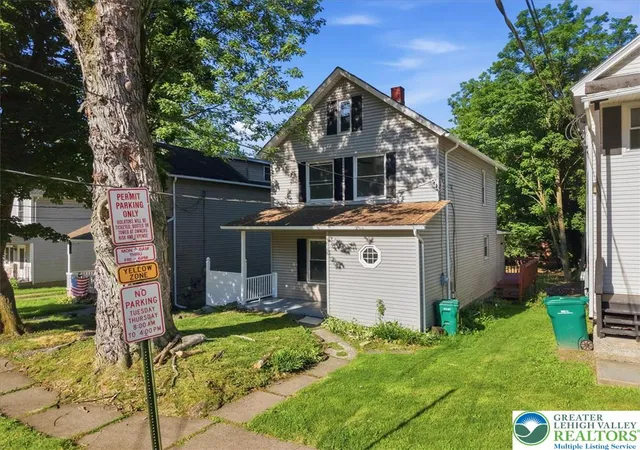 Photo 4 of Sale Pending at 271 Brodhead, East Stroudsburg, PA 18301 | MLS# 781272 | Listing updated on 2026-08-21