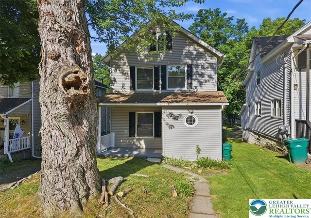 Photo 5 of Sale Pending at 271 Brodhead, East Stroudsburg, PA 18301 | MLS# 781272 | Listing updated on 2026-08-21