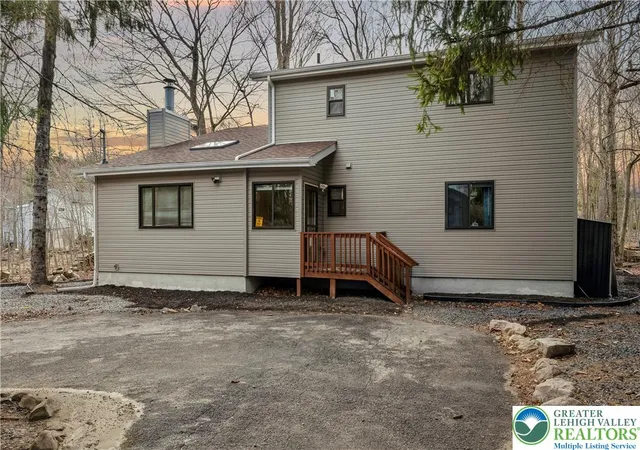 Photo 2 of Sale Pending at 8499 Bumble Bee Way, Tobyhanna, PA 18466 | MLS# 781100 | Listing updated on 2026-08-26