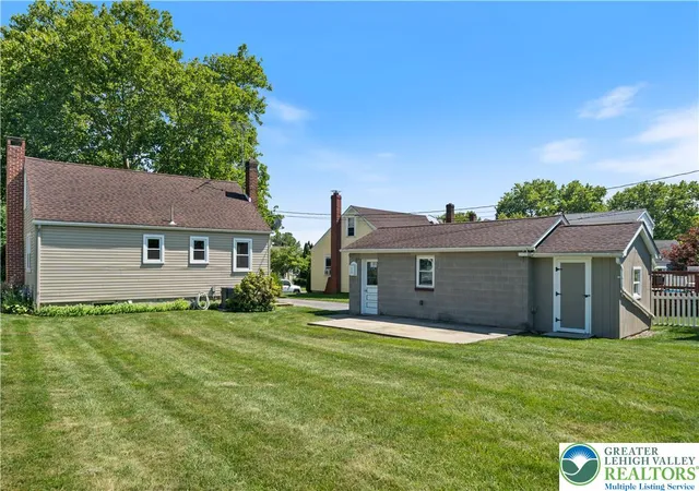 Photo 4 of Single family home for sale at 31 George Ave, Nazareth, PA 18064 | MLS# 781293 | Listing updated on 2026-08-21
