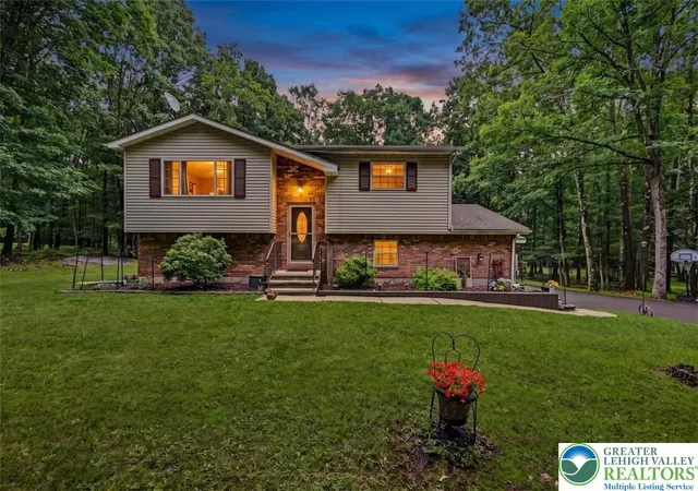 Photo 1 of Sale Pending at 386 Upper Ridge Dr, Chestnuthill Twp, PA 18330 | MLS# 781314 | Listing updated on 2026-08-17