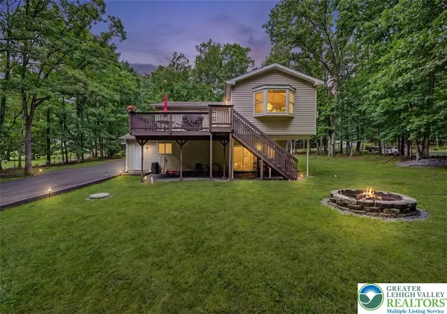 Photo 3 of Sale Pending at 386 Upper Ridge Dr, Chestnuthill Twp, PA 18330 | MLS# 781314 | Listing updated on 2026-08-17