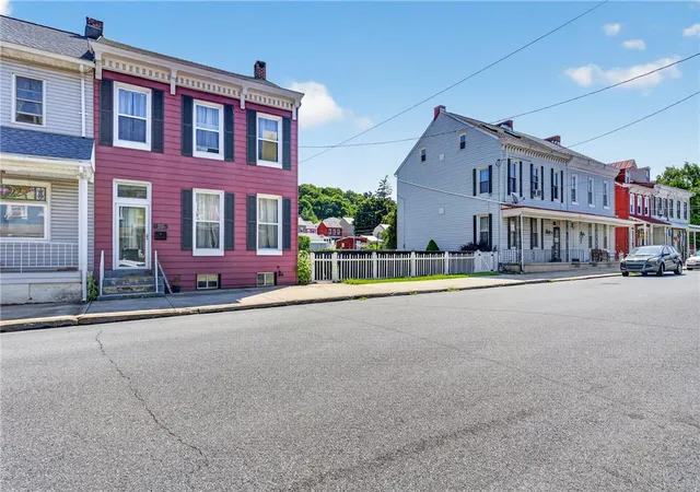 2nd image of 217 S 3rd St, Hamburg, PA 19526 | MLS# 780956
