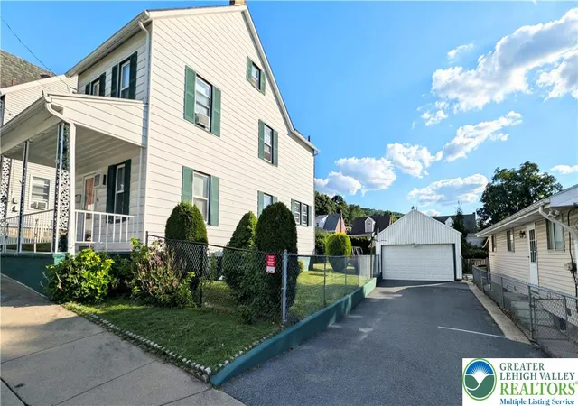 3rd image of 560 S Benner Ave, Fountain Hill, PA 18015 | MLS# 781361
