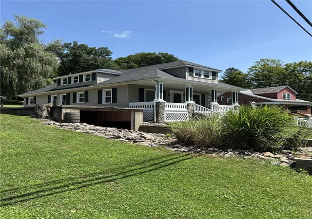 Photo 3 of Single family home for sale at 1067 Lower S Main St, Bangor, PA 18013 | MLS# 781375 | Listing updated on 2026-08-24