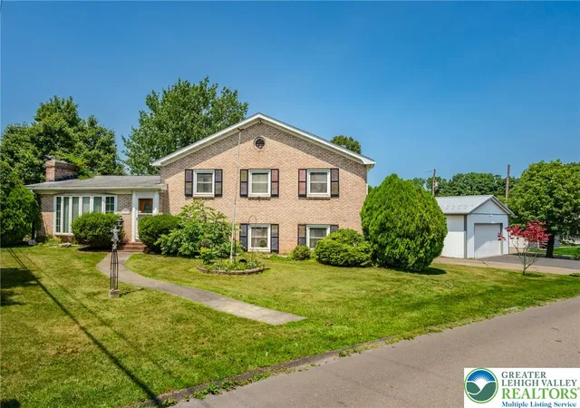 2nd image of 50 Lincoln Dr, Tamaqua, PA 18252 | MLS# 781475