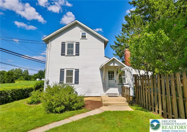 Photo 2 of Sale Pending at 666 Point Phillips Rd, Bath, PA 18014 | MLS# 781025 | Listing updated on 2026-08-23