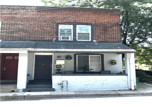 Photo 1 of Single family home for sale at 10 S Brook St, Allentown, PA 18109 | MLS# 781564 | Listing updated on 2026-08-20