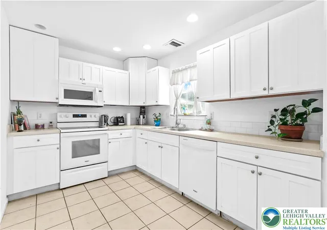 Photo 2 of Single family home for sale at 1311 W Lehigh St, Bethlehem, PA 18018 | MLS# 781696 | Listing updated on 2026-08-26