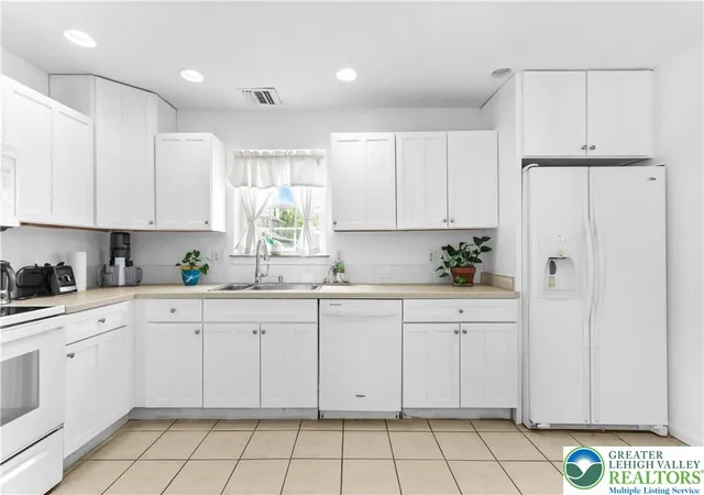 Photo 3 of Single family home for sale at 1311 W Lehigh St, Bethlehem, PA 18018 | MLS# 781696 | Listing updated on 2026-08-26