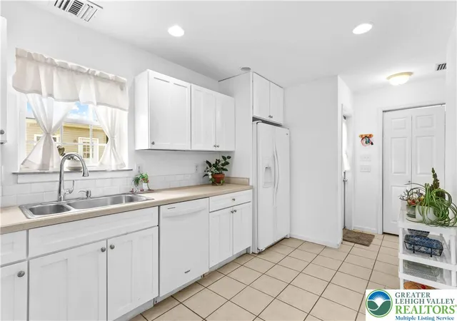 Photo 4 of Single family home for sale at 1311 W Lehigh St, Bethlehem, PA 18018 | MLS# 781696 | Listing updated on 2026-08-26
