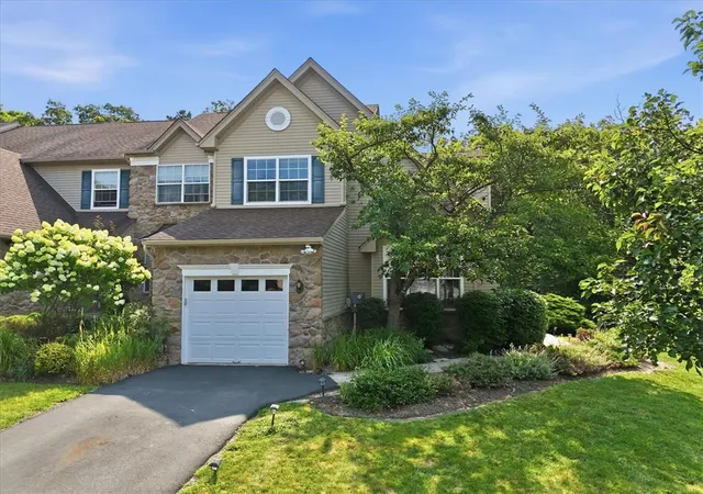 Photo 5 of Single family home for sale at 1762 Big Ridge Dr, East Stroudsburg, PA 18302 | MLS# 781749 | Listing updated on 2026-08-21