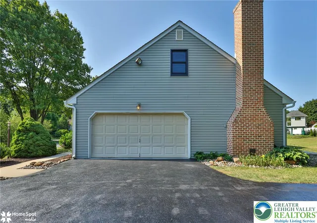 Photo 4 of Sale Pending at 142 Aspen Dr, Allentown, PA 18104 | MLS# 781575 | Listing updated on 2026-08-20
