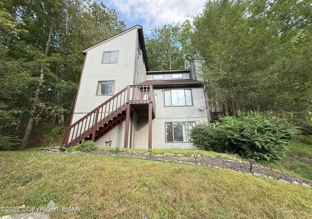 Photo 1 of Single family home for sale at 6271 Decker Rd, Bushkill, PA 18324 | MLS# 781815 | Listing updated on 2026-08-17