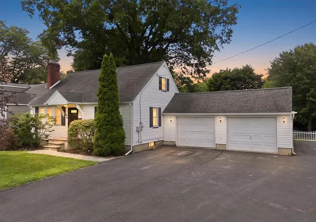 Photo 3 of Sale Pending at 467 8th Street, Stroudsburg, PA 18360 | MLS# 781859 | Listing updated on 2026-08-20