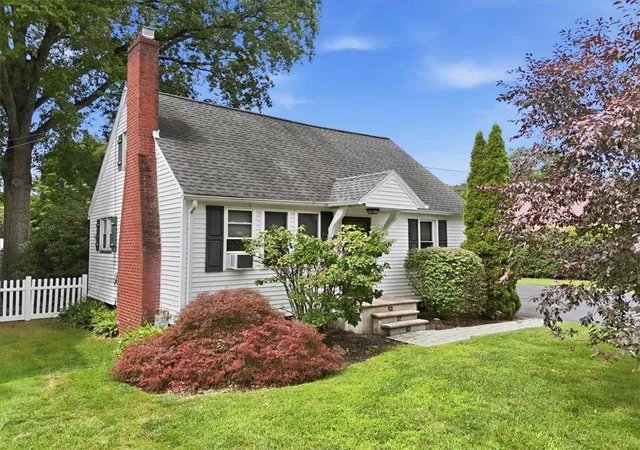 Photo 3 of Sale Pending at 467 8th Street, Stroudsburg, PA 18360 | MLS# 781859 | Listing updated on 2026-08-20