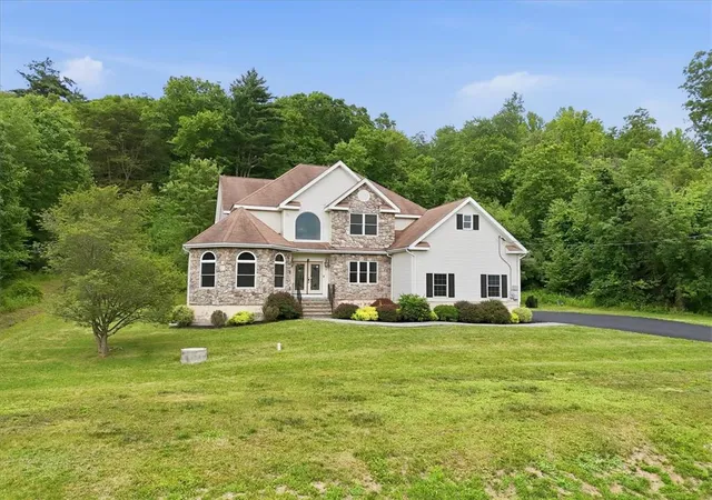 Photo 4 of Single family home for sale at 5248 Cherry Valley Rd, Saylorsburg, PA 18353 | MLS# 781886 | Listing updated on 2026-08-21