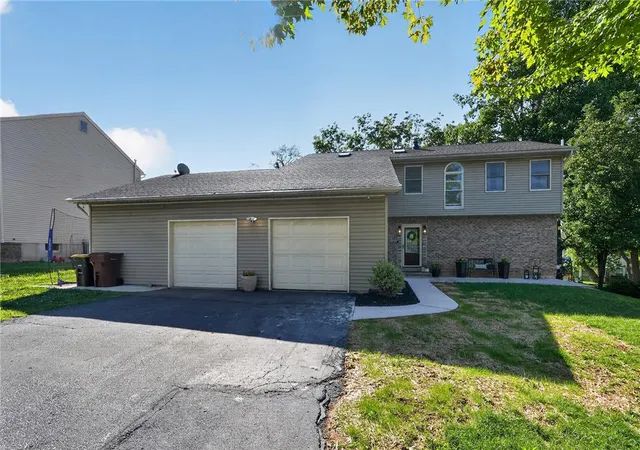 31st image of 991 Congress St, Whitehall, PA 18052 | MLS# 779295