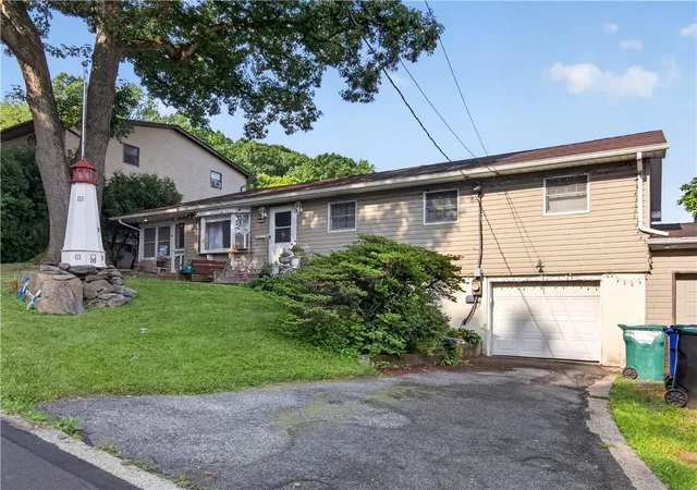 Photo 4 of Sale Pending at 720 Lechauwecki Ave, Bethlehem, PA 18015 | MLS# 780946 | Listing updated on 2026-08-17