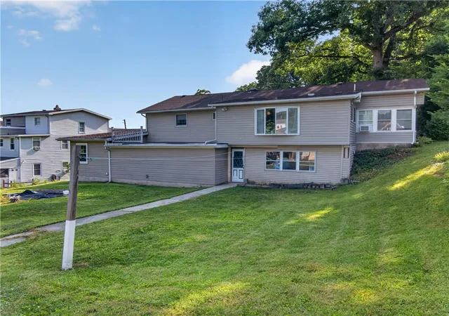Photo 5 of Sale Pending at 720 Lechauwecki Ave, Bethlehem, PA 18015 | MLS# 780946 | Listing updated on 2026-08-17