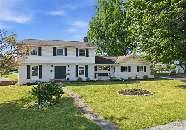 3rd image of 3146 Club Dr, Allentown, PA 18103 | MLS# 781545