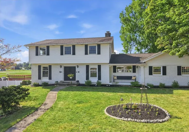 4th image of 3146 Club Dr, Allentown, PA 18103 | MLS# 781545