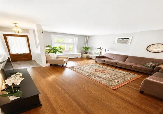 Photo 5 of Sale Pending at 712 8th Avenue, Bethlehem, PA 18018 | MLS# 781993 | Listing updated on 2026-08-18