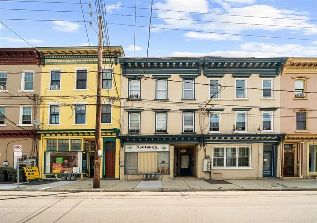 Listing Photo 4 - Condo for sale in building located at 419 Wyandotte St, Bethlehem, PA 18015