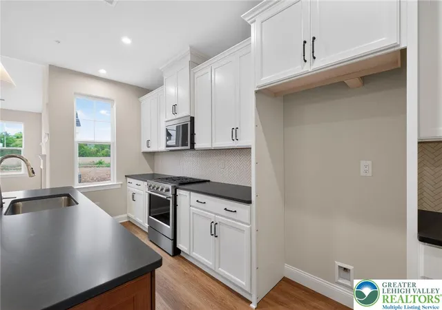 5th image of 3008 North Cider Dr, Whitehall Twp, PA 18052 | MLS# 782050
