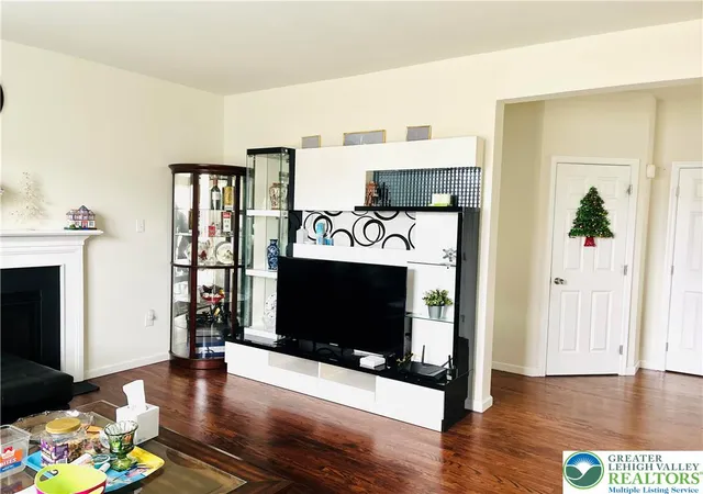 Photo 3 of Single family home for sale at 4424 Beech Dr, Nazareth, PA 18064 | MLS# 782049 | Listing updated on 2026-08-18