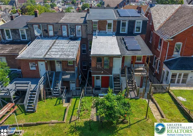 Photo 3 of Sale Pending at 560 Hillside Ave, Bethlehem, PA 18015 | MLS# 781982 | Listing updated on 2026-08-22